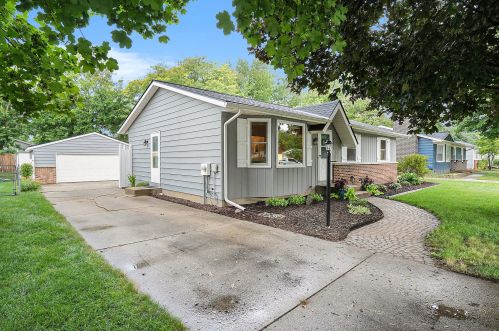 4611 Valleyridge Ave, Wyoming MI exterior