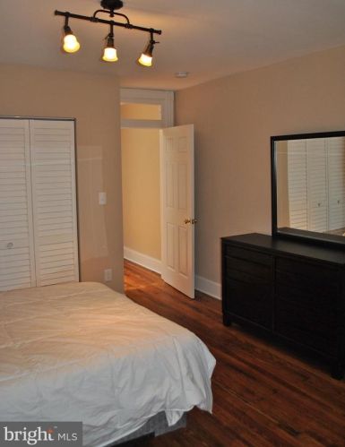 127 10th St, Washington DC  20003-3922 exterior