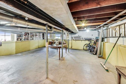 3831 Central Park Ave, Chicago IL 60618-4102 exterior