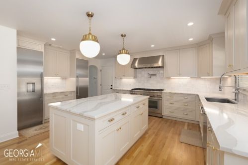 65 Barbara Ln, Atlanta GA  30327-3319 exterior