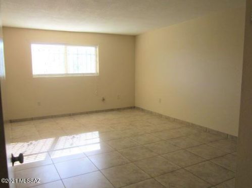 821 Paseo Del Prado, Green Valley AZ 85614-1974 exterior