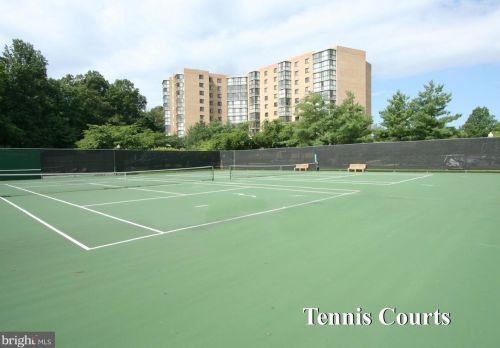 15307 Barningham Ct, Silver Spring MD  20906-1427 exterior