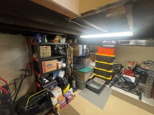 1704 Jancey St, Pittsburgh PA  15206-1146 exterior