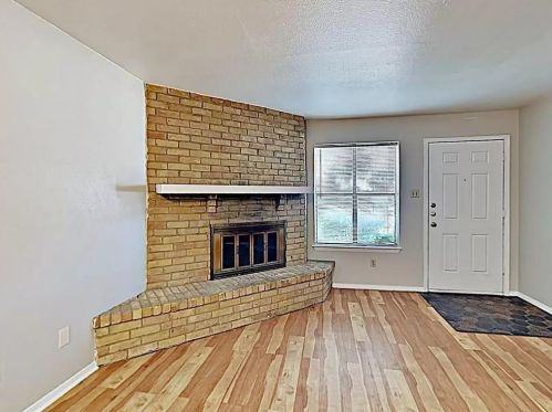 919 Rochelle Rd, Irving TX  75062-5655 exterior