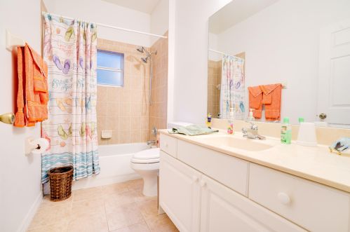 5802 Myrtle Dr, Fort Pierce FL 34982-7535 exterior