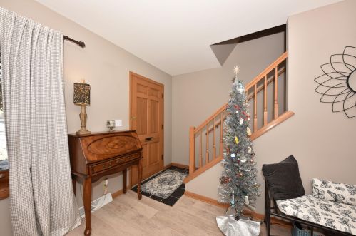 5071 Colonial Ct, Milwaukee WI 53220-2012 exterior