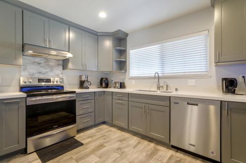 870 Nieves St, Milpitas CA 95035-3352 exterior