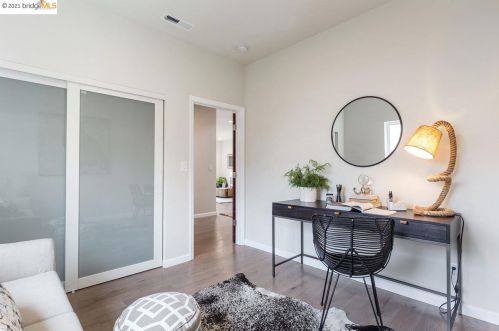 2325 8 St, Berkeley CA 94710-2311 exterior