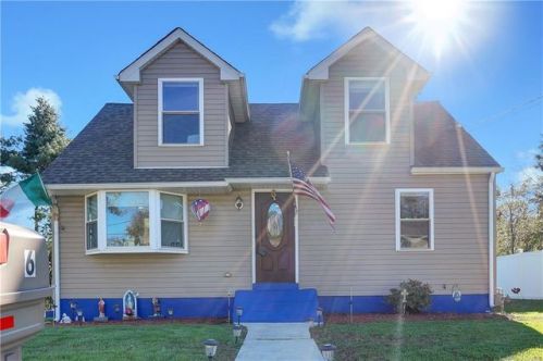 6 Roy St, Dover, NJ 07801-4325