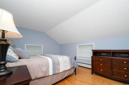 121 Grn Mdw Rd, Milford CT 06461-2258 exterior