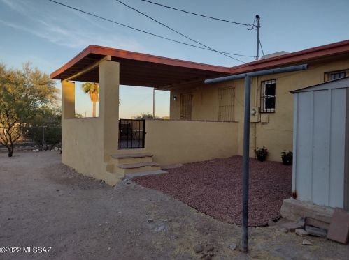 1864 Calle Sombrero, Tucson AZ 85713-2627 exterior