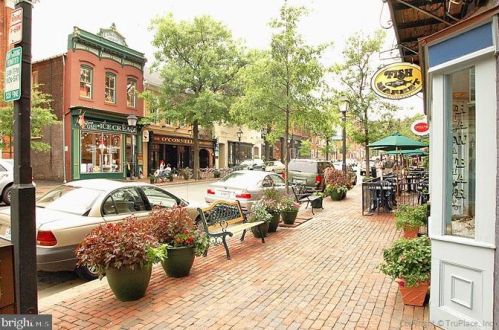 1125 Royal St, Alexandria VA 22314-4310 exterior