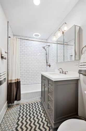 820 Laflin St, Chicago IL 60827-5710 exterior