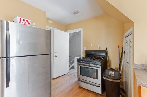 4577 Elston Ave, Chicago IL 60618-1813 exterior