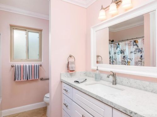 3825 Rosemary Way, Oceanside CA  92057-8317 exterior