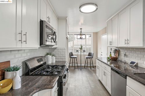 3213 Ida Dr, Concord CA  94519-2136 exterior