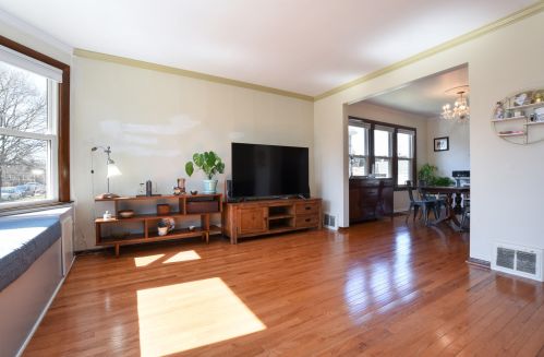 5234 Waveland Ave, Chicago, IL 60641-3351