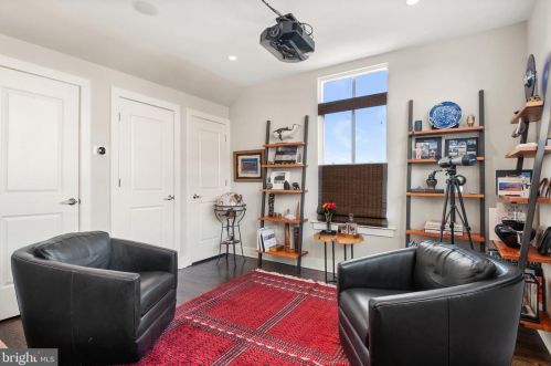 1127 Royal St, Alexandria VA  22314-1406 exterior