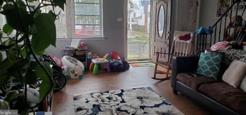 31 32nd St, Camden, NJ 08105-2322