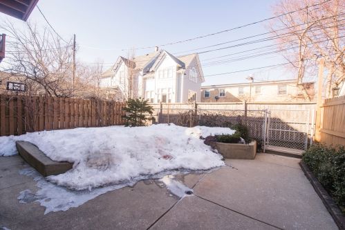 1922 Wilson Ave, Chicago IL 60625-3760 exterior