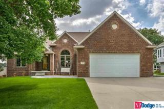 910 Roland Dr, Omaha, NE 68046-6163