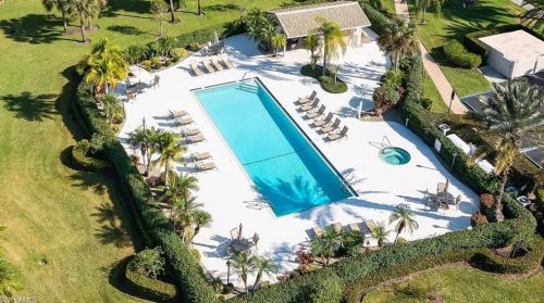 9022 Michael Cir, Naples FL 34113-2696 exterior