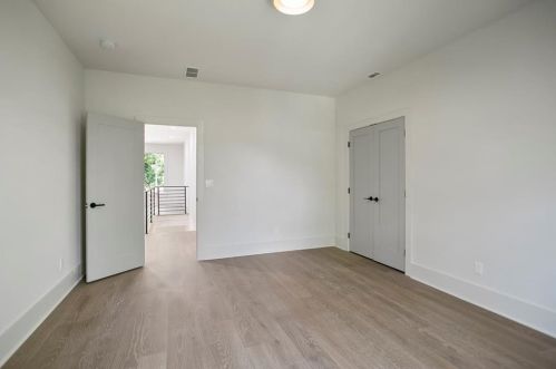 1557 Foote St, Atlanta GA 30307-2817 exterior