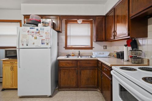 832 17 Ave, Broadview IL 60153-1856 exterior