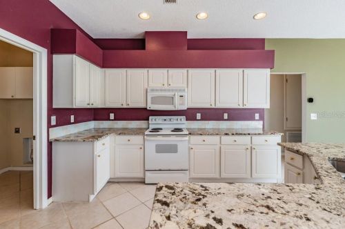 18113 Kara Ct, Tampa FL  33647-3306 exterior