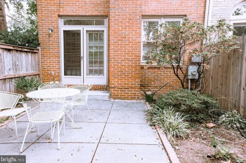 15301 Manor Village Ln, Rockville MD 20853-1820 exterior