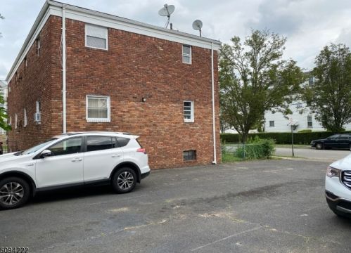 81 Alpine St, Outwater NJ 07026-2145 exterior