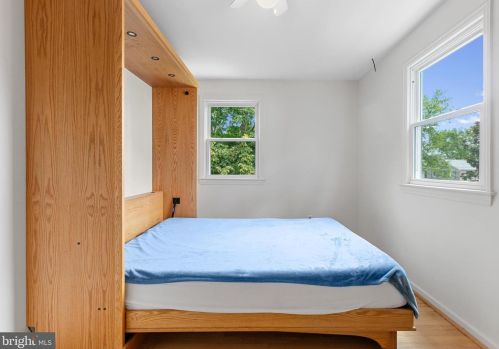 6934 Westhampton Dr, Alexandria VA 22307-1528 exterior