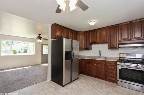 25 Della St, Bull Valley IL 60014-4914 exterior