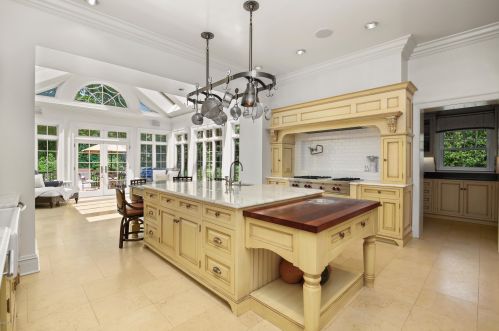 200 Byram Shr Rd, Greenwich CT 06830-6928 exterior