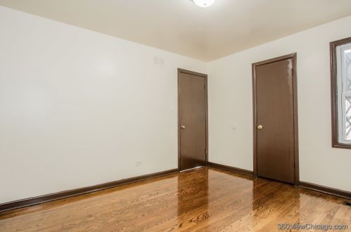 6900 Campbell Ave, Chicago IL 60645-4604 exterior