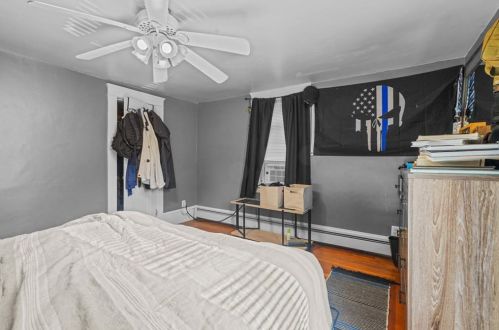 136 Tiogue Ave, Coventry RI 02816-5580 exterior