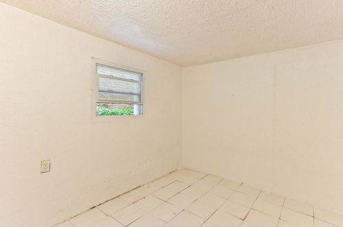 6328 Mozart St, Chicago IL 60659-1521 exterior