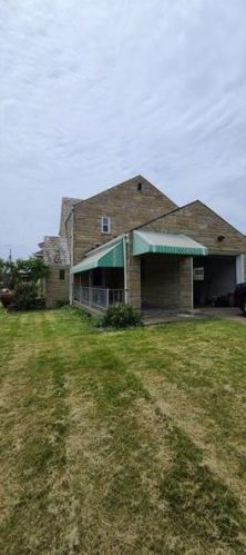 445 Phillips Ave, Moon Twp, PA 15108