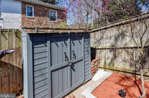 309 Wilkes St, Alexandria VA 22314-3853 exterior