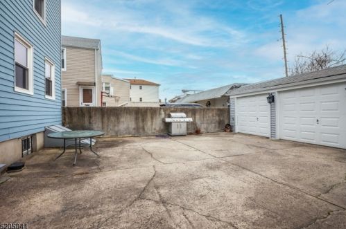 170 Oliver St, Newark NJ 07105-2007 exterior