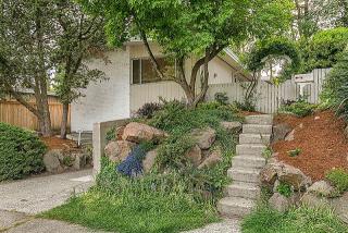 3643 40th Ave, Seattle WA  98199-1924 exterior