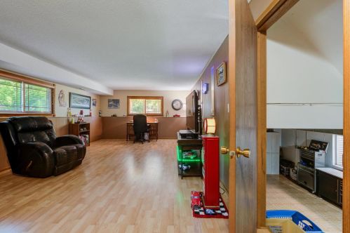 655 Fay Ave, Elmhurst IL 60126-2149 exterior