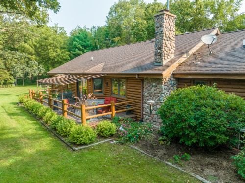 14815 Lilac Ln, Bull Valley IL exterior