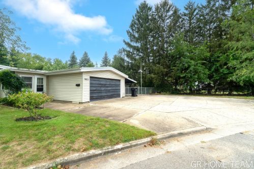 3823 Illinois Ave, Wyoming MI exterior