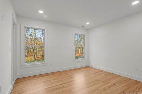 115 Pne Rdg Rd, Wilton CT 06897-2715 exterior