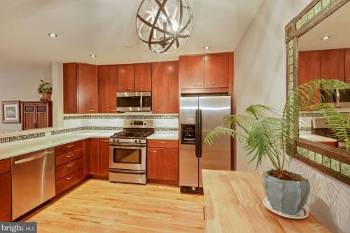 1678 Oak St, Washington DC 20010-1818 exterior