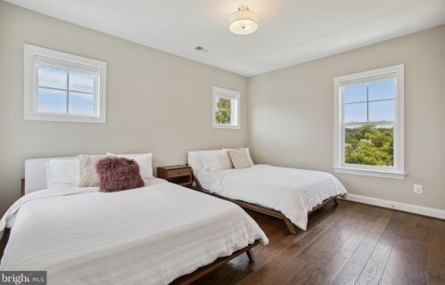 6031 Florence Ln, Alexandria VA 22310-2209 exterior