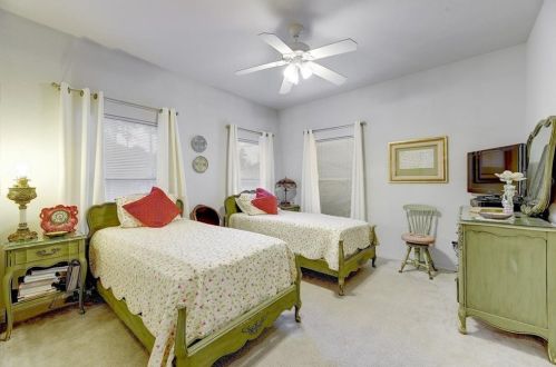 604 Fletcher St, Austin TX 78704-5031 exterior