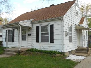 2927 D Ave, Cedar Rapids IA  52402-4420 exterior