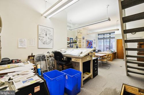 735 Bainbridge St, Philadelphia PA 19147-2008 exterior